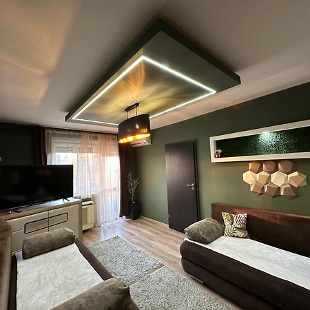 Mox Downtown Apartman Debrecín Exteriér fotografie